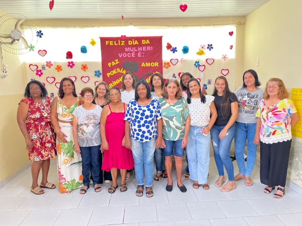 CRAS REALIZA AÇÃO EM COMEMORAÇÃO AO DIA DA MULHER