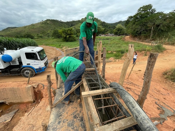 SECRETARIA DE OBRAS CONCLUI CONCRETAGEM DOS PILARES NA OBRA DE CONSTRUÇÃO DE PONTE EM MATIPÓ