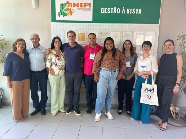 DOM SILVÉRIO PRESENTE NO ‘AMM NAS MICROS’