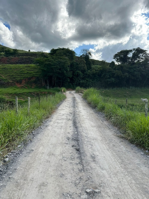 PREFEITURA DE DOM SILV&Eacute;RIO REALIZA NOVO PATROLAMENTO E CASCALHAMENTO NA ESTRADA DA COMUNIDADE DOS MELOS