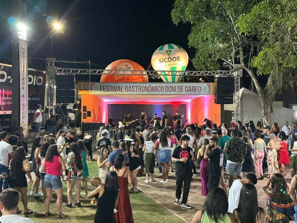 DOM DE GARFO: FESTIVAL GASTRONÔMICO É SUCESSO DE PÚBLICO E DE CRÍTICA