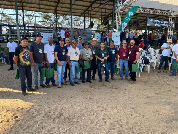 RODUTORES RURAIS DE DOM SILV&Eacute;RIO PARTICIPAM DO 1&ordm; DIA DE CAMPO DA RA&Ccedil;&Otilde;ES PORTO ALEGRE