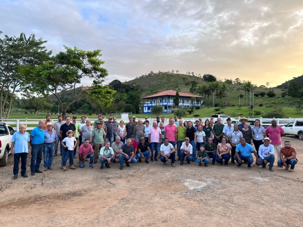 DIA DE CAMPO REÚNE CERCA DE 200 PRODUTORES RURAIS EM DOM SILVÉRIO