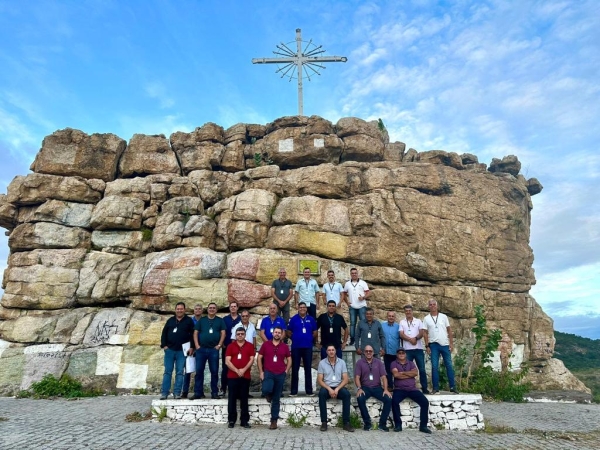 PREFEITO INTEGRA CARAVANA AO SERID&Oacute;