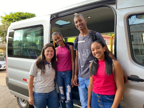 PREFEITURA INICIA TRANSPORTE DE UNIVERSITÁRIOS PARA POLO EDUCACIONAL EM JOÃO MONLEVADE