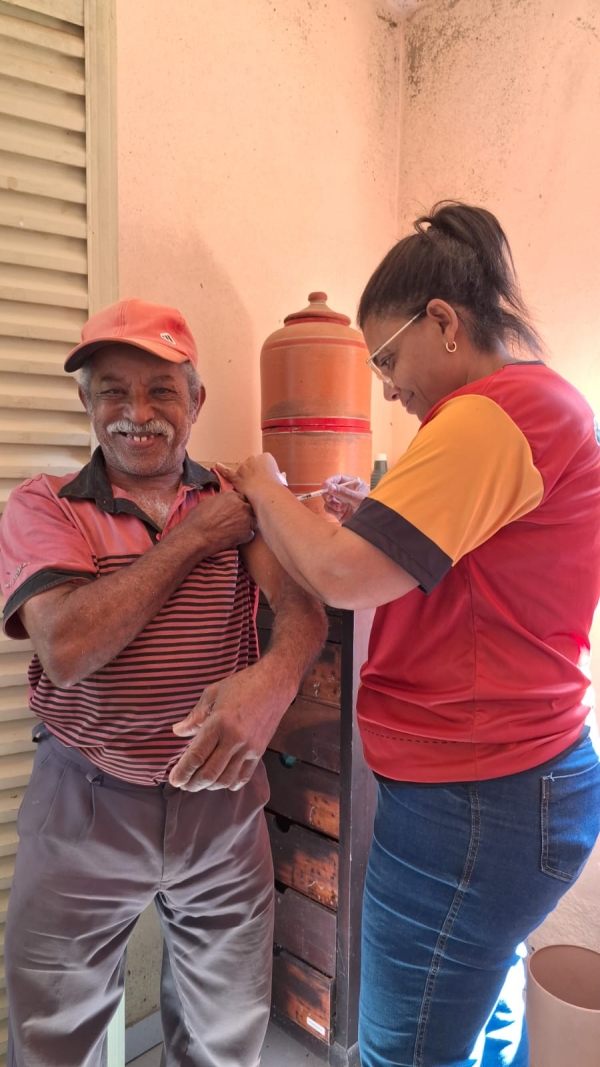 &quot;SAÚDE ITINERANTE&quot; NO QUILOMBO E QUINTÃO