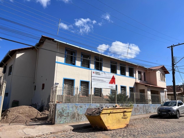 ESCOLA ESTADUAL PRESIDENTE TANCREDO NEVES PASSA POR AMPLA REFORMA
