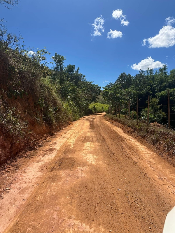 MELHORIAS NAS COMUNIDADES DO PINHEIRO E QUINTÃO: AÇÃO DA SECRETARIA DE OBRAS, MANUTENÇÃO E AGRICULTURA
