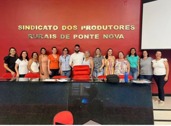 SECRETÁRIA DE SAÚDE PARTICIPA DE REUNIÃO DO COSEMS