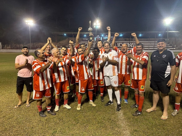 S&Aacute;BADO DE EMO&Ccedil;&Atilde;O NO EST&Aacute;DIO JOS&Eacute; BATISTA TEIXEIRA: BOTOCOUDOS &Eacute; CAMPE&Atilde;O DO TORNEIO DA AMIZADE.