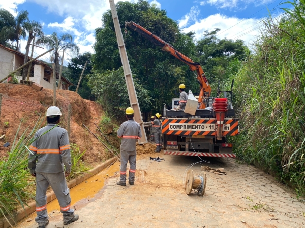 PREFEITURA INVESTE EM INSTALA&Ccedil;&Atilde;O DE REDE NA COMUNIDADE DO PEREIRAS
