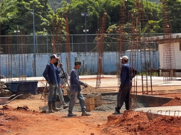 CONSTRUÇÃO DA NOVA CRECHE DE DOM SILVÉRIO AVANÇA RAPIDAMENTE E FORTALECE A EDUCAÇÃO INFANTIL NO MUNICÍPIO