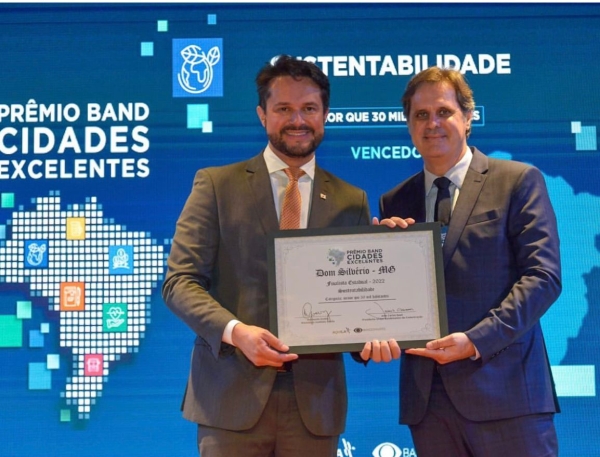 DOM SILVÉRIO RECEBE PRÊMIO BAND CIDADES EXCELENTES