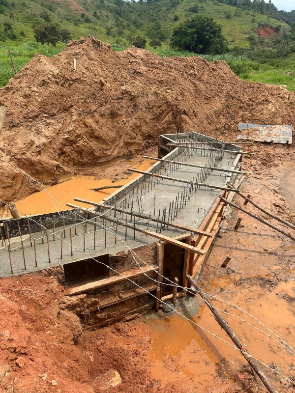 SEGUEM AS OBRAS DE CONSTRUÇÃO DE PONTE NA COMUNIDADE DE MATIPÓ