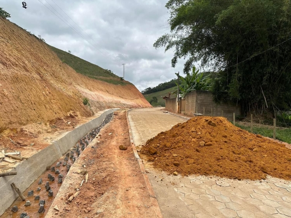 AVANÇAM AS OBRAS DO MORRO DOS PEREIRAS