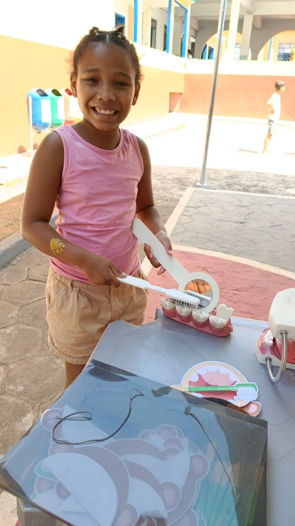 PROJETO ODONTO EM A&Ccedil;&Atilde;O TRANSFORMA A SA&Uacute;DE BUCAL DA POPULA&Ccedil;&Atilde;O SILVERIENSE