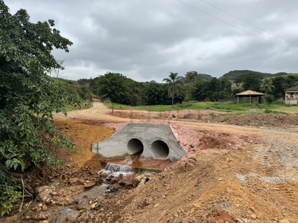 PREFEITURA CONCLUI CONSTRUÇÃO DE PONTE NO BARROSO