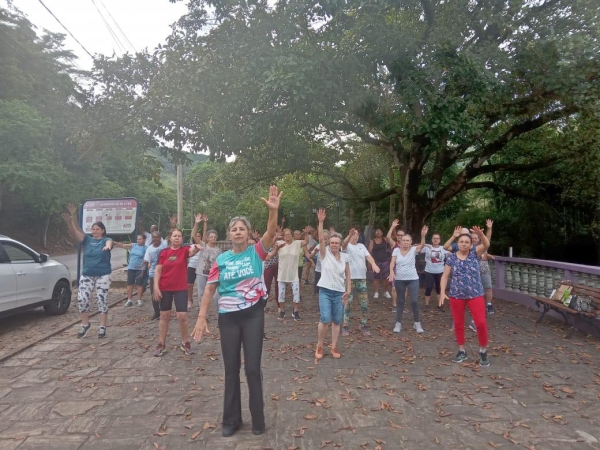 AÇÃO DE SAÚDE NA PRAÇA DO JAGODE: ATIVIDADES FÍSICAS E CONVÍVIO SOCIAL PARA O GRUPO +60