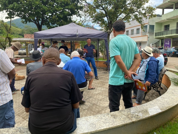 SECRETARIA DE SA&Uacute;DE PROMOVE "DI&Aacute;LOGOS NA PRA&Ccedil;A" COM O TEMA "ENCHENTES, COMO AGIR"