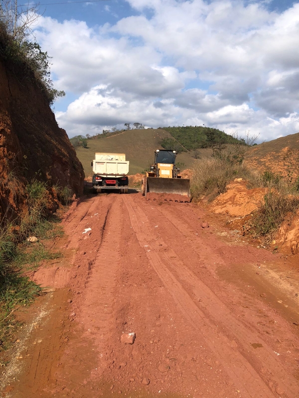 SECRETARIA DE OBRAS ATUA EM PONTOS AFETADOS PELAS CHUVAS