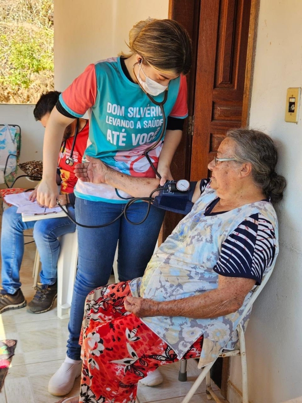 PROGRAMA SA&Uacute;DE ITINERANTE ATENDE COMUNIDADE DO FUNIL COM SERVI&Ccedil;OS DE SA&Uacute;DE ESSENCIAIS