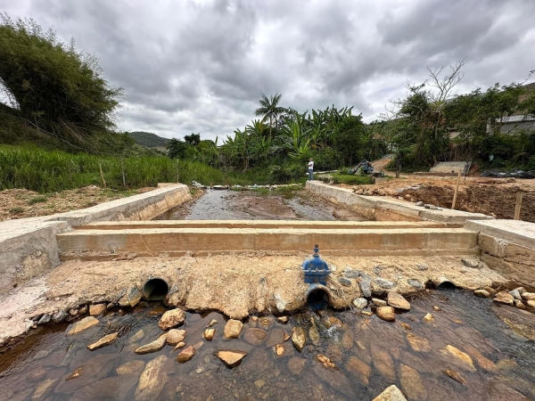 PREFEITO VISITA OBRAS NA CAPTAÇÃO DE ÁGUA