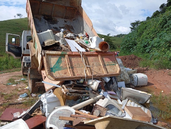 PREFEITURA REALIZA &#039;BOTA FORA&#039;