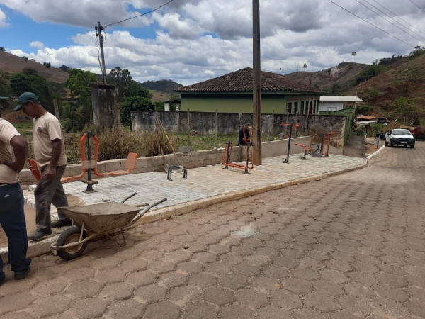 ACADEMIA AO AR LIVRE &Eacute; INSTALADA NO POVOADO DE S&Atilde;O TOM&Eacute;, LEVANDO MAIS SA&Uacute;DE E BEM-ESTAR &Agrave; COMUNIDADE