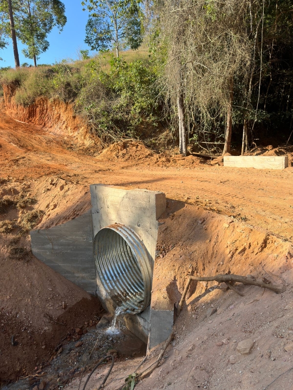 PREFEITURA CONCLUI CONSTRUÇÃO DE PONTE NA LOCALIDADE DE CEDRO