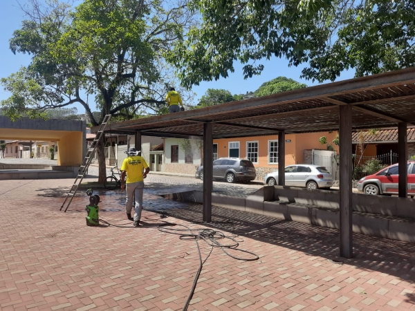 SECRETARIA DE OBRAS INICIA REFORMA DA PRA&Ccedil;A S&Atilde;O VICENTE DE PAULO