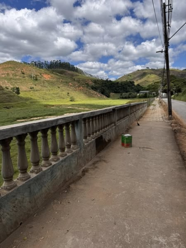 PREFEITURA REVITALIZA PISTA DE CAMINHADA E OUTROS ESPAÇOS PÚBLICOS PARA EMBELEZAR A CIDADE