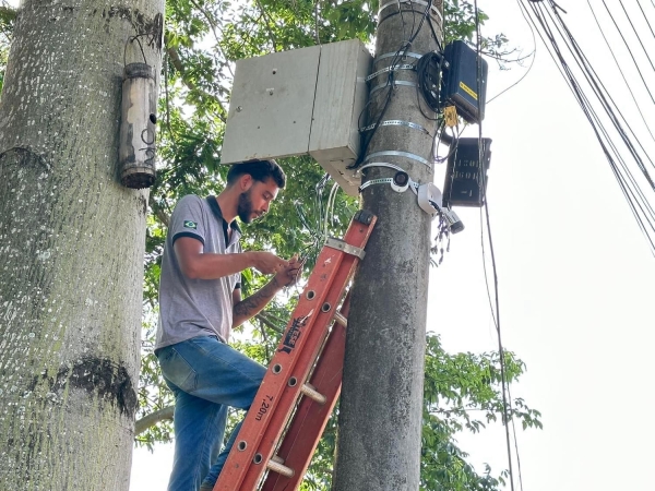 SEGURANÇA PÚBLICA: PREFEITURA INICIA INSTALAÇÃO DE CÂMERAS DE SEGURANÇAS