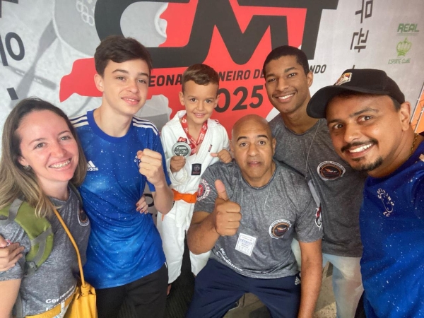 TAEKWONDO SILVERIENSE BRILHA EM CAMPEONATO MINEIRO