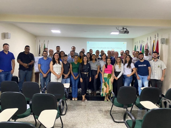 SERVIDORES PARTICIPAM DE CURSO DE &#039;GESTÃO EM OBRAS PÚBLICAS&#039;