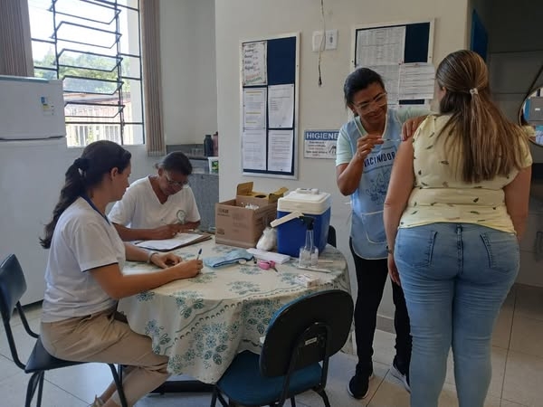 SAÚDE VACINA PROFESSORES CONTRA INFLUENZA