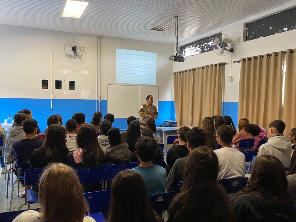 SECRETARIA DE DESENVOLVIMENTO SOCIAL REALIZA PALESTRA DE CONSCIENTIZAÇÃO SOBRE O MAIO LARANJA