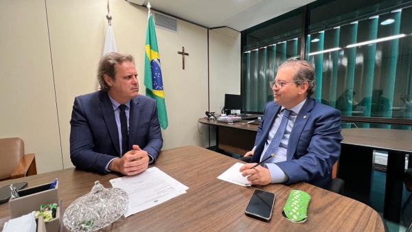 PREFEITO CUMPRE AGENDA EM BRASÍLIA