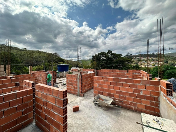 SEGUEM AS OBRAS DO CENTRO DE FISIOTERAPIA