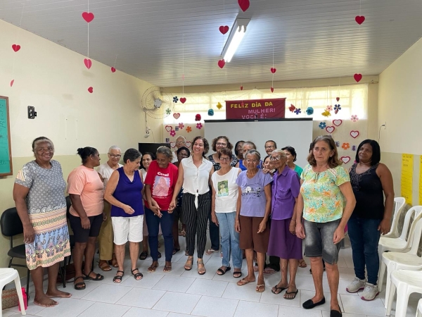 CRAS REALIZA ATIVIDADES EM ALUSÃO AO &quot;DIA INTERNACIONAL DA MULHER&quot;