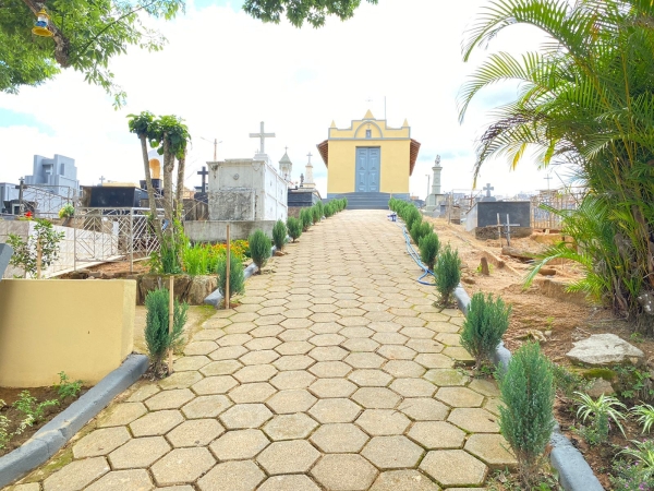 PREFEITURA REALIZA REVITALIZAÇÃO DO CEMITÉRIO