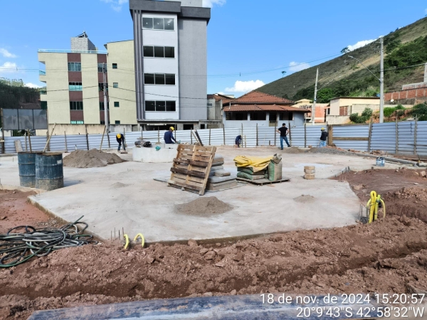 PREFEITURA INICIA CONSTRUÇÃO DE PRAÇA NO VALE VERDE