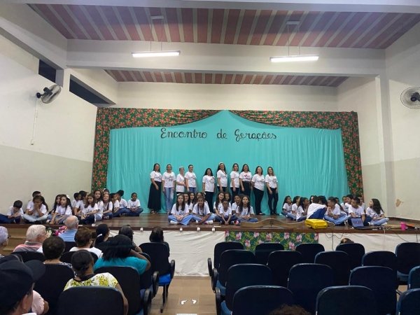 EDUCAÇÃO REALIZA &quot;ENCONTRO DE GERAÇÕES&quot;
