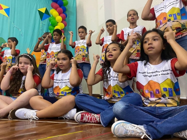 &#039;BRINQUEDOS E BRINCADEIRAS&#039;