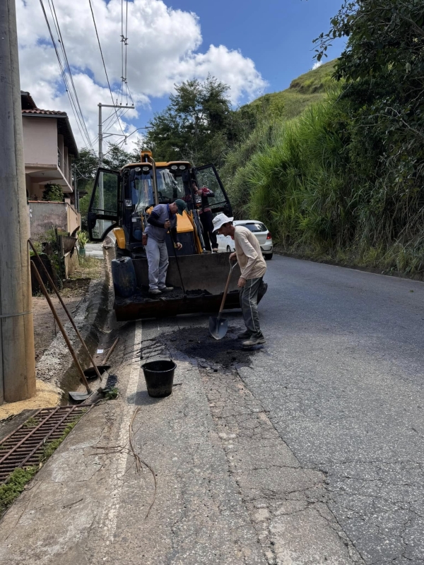 OPERAÇÃO TAPA BURACOS MELHORA CONDIÇÕES DAS VIAS EM DOM SILVÉRIO
